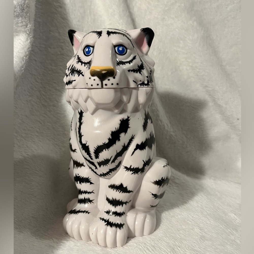 The Greatest Show on Earth White Tiger plastic mug Ringling Bros Circus